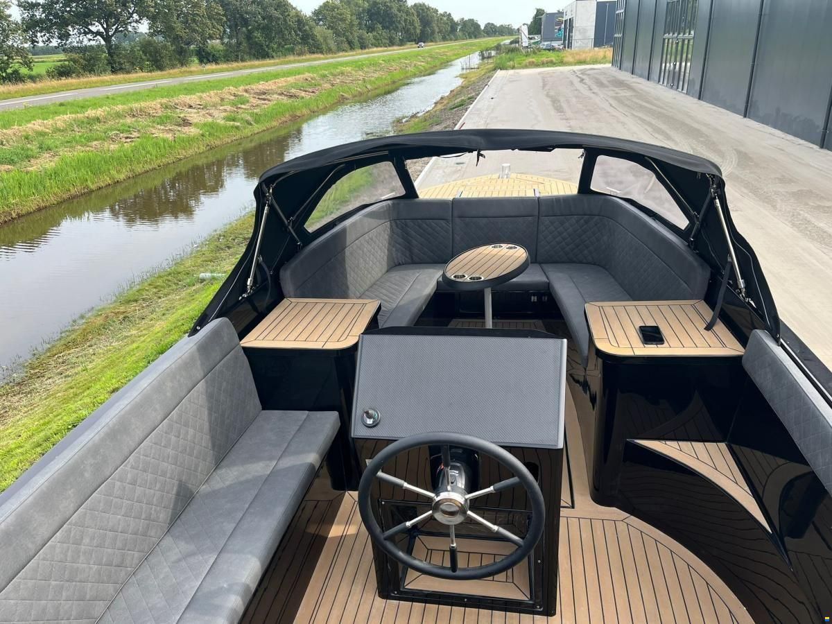 Maxima 740 Tender