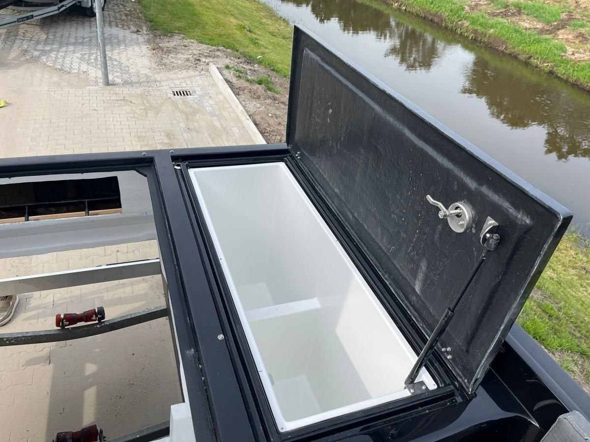 Maxima 740 Tender