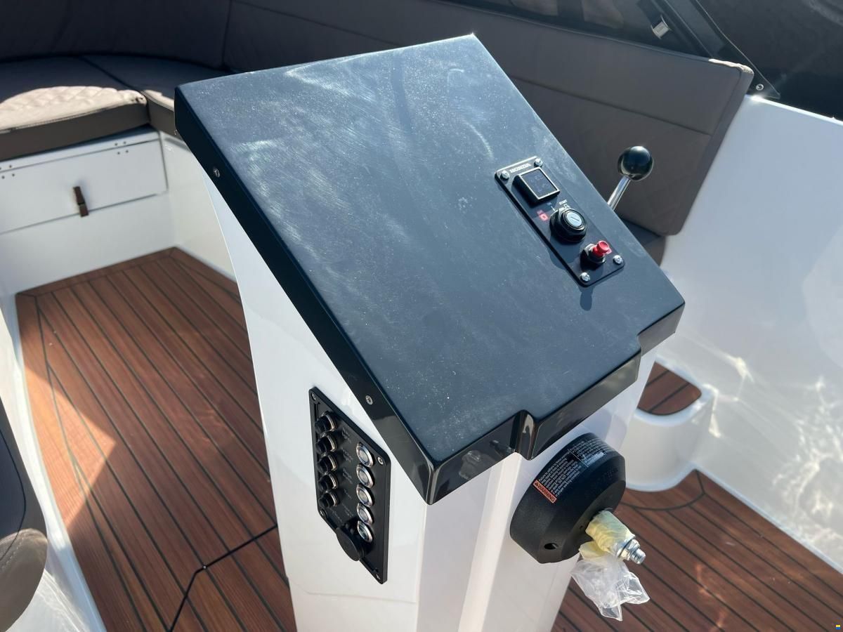 Maxima 600 Tender