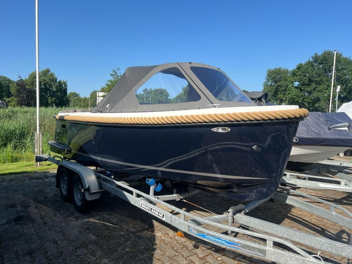 Maxima 600 Tender