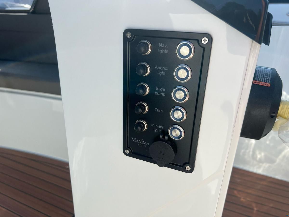 Maxima 600 Tender