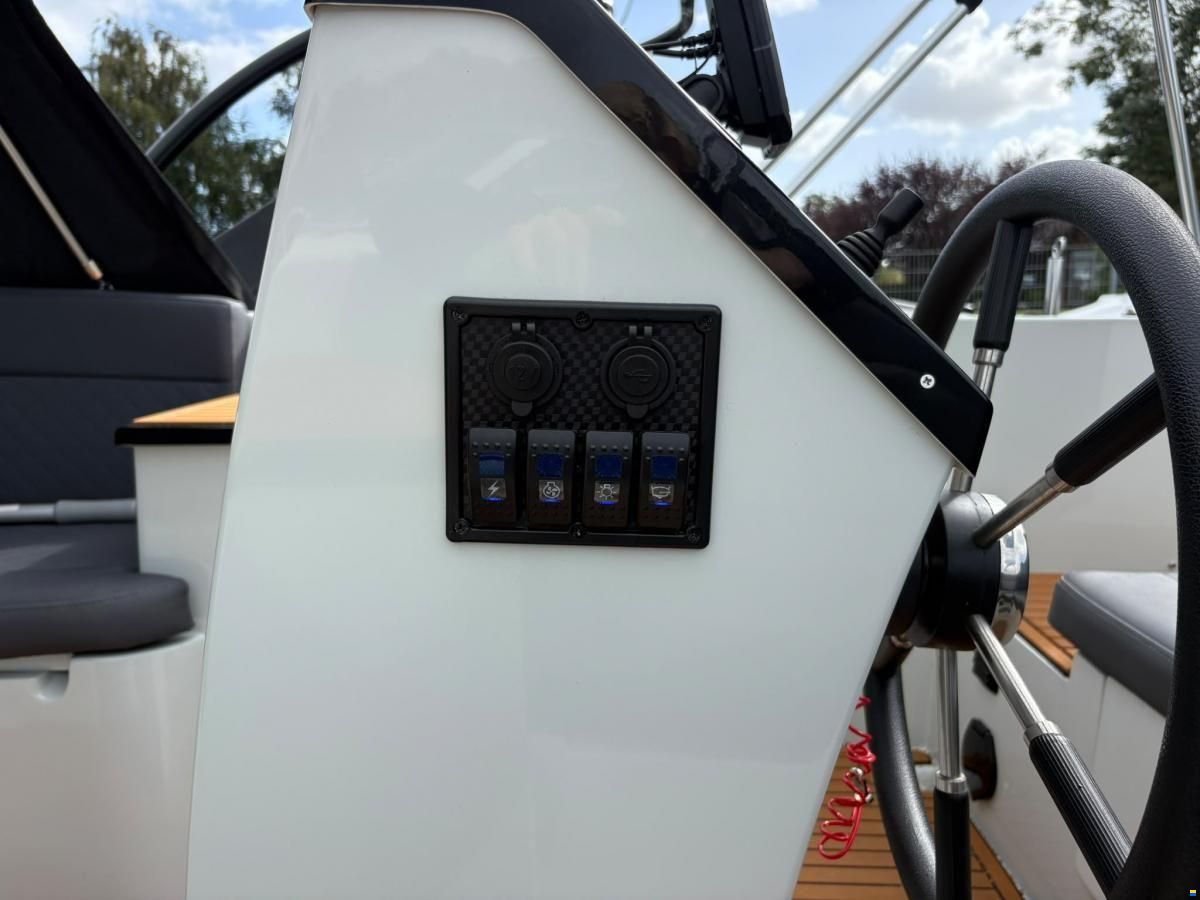Clever 63 Tender