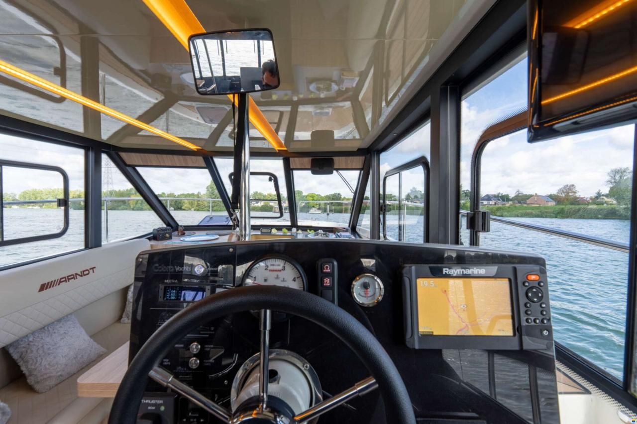 Cobra Futura 40 Grand Horizon