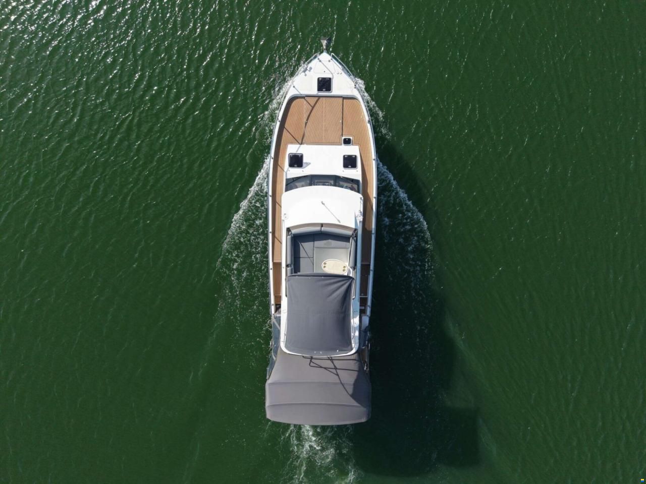 Cobra Futura 40 Grand Horizon