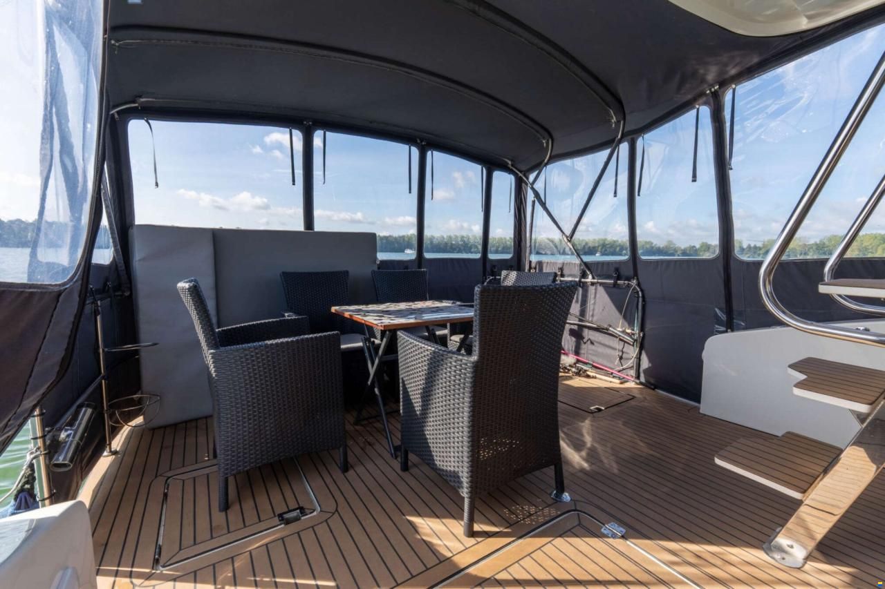Cobra Futura 40 Grand Horizon