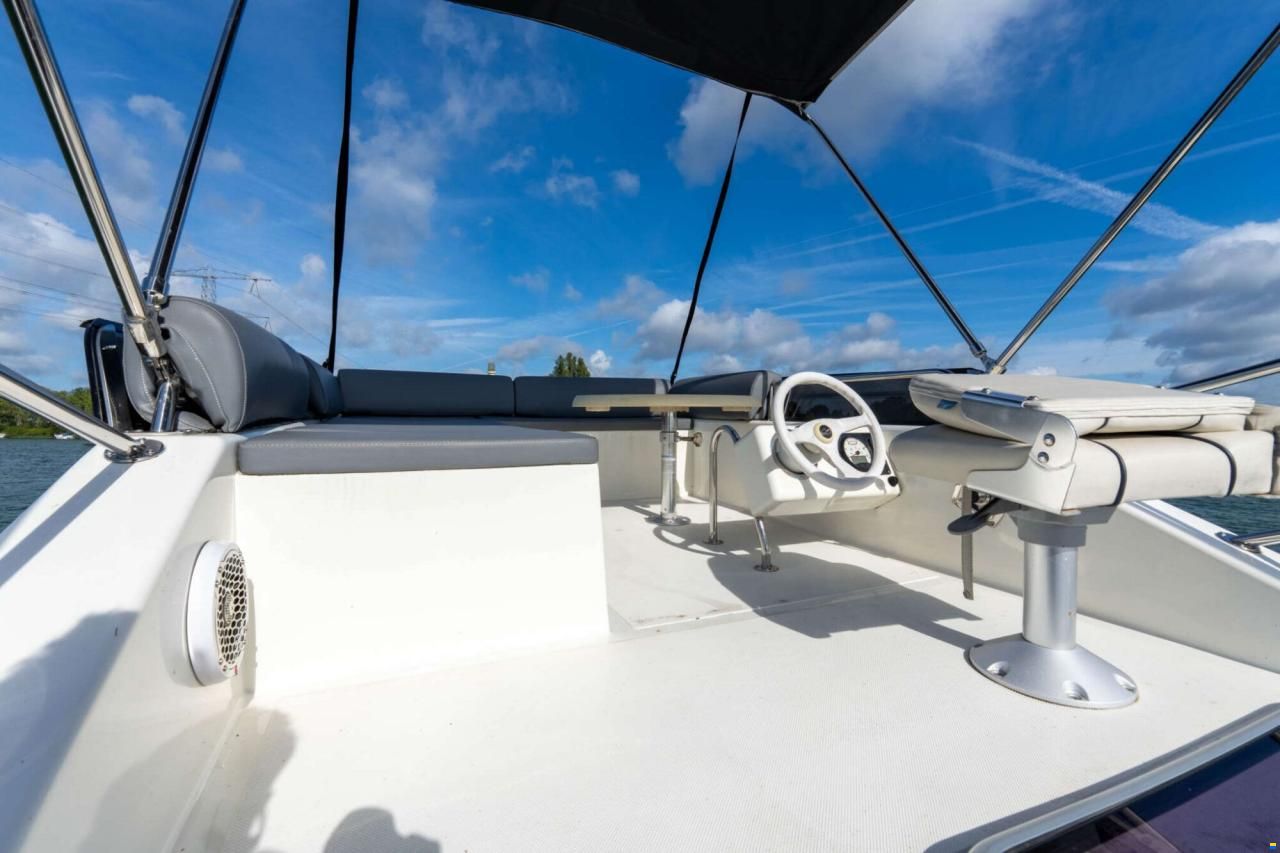 Cobra Futura 40 Grand Horizon