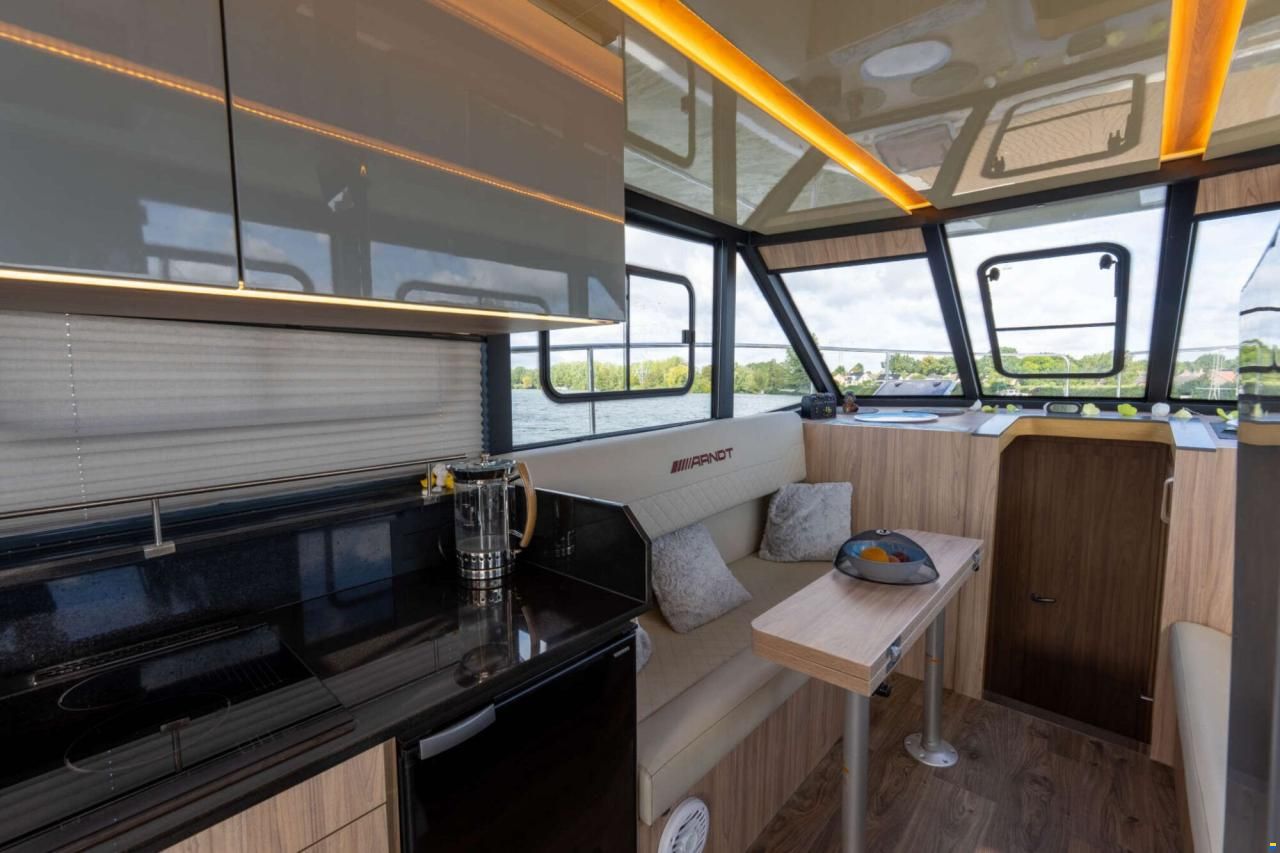 Cobra Futura 40 Grand Horizon