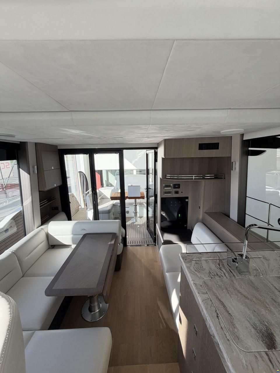 Galeon 400 Fly