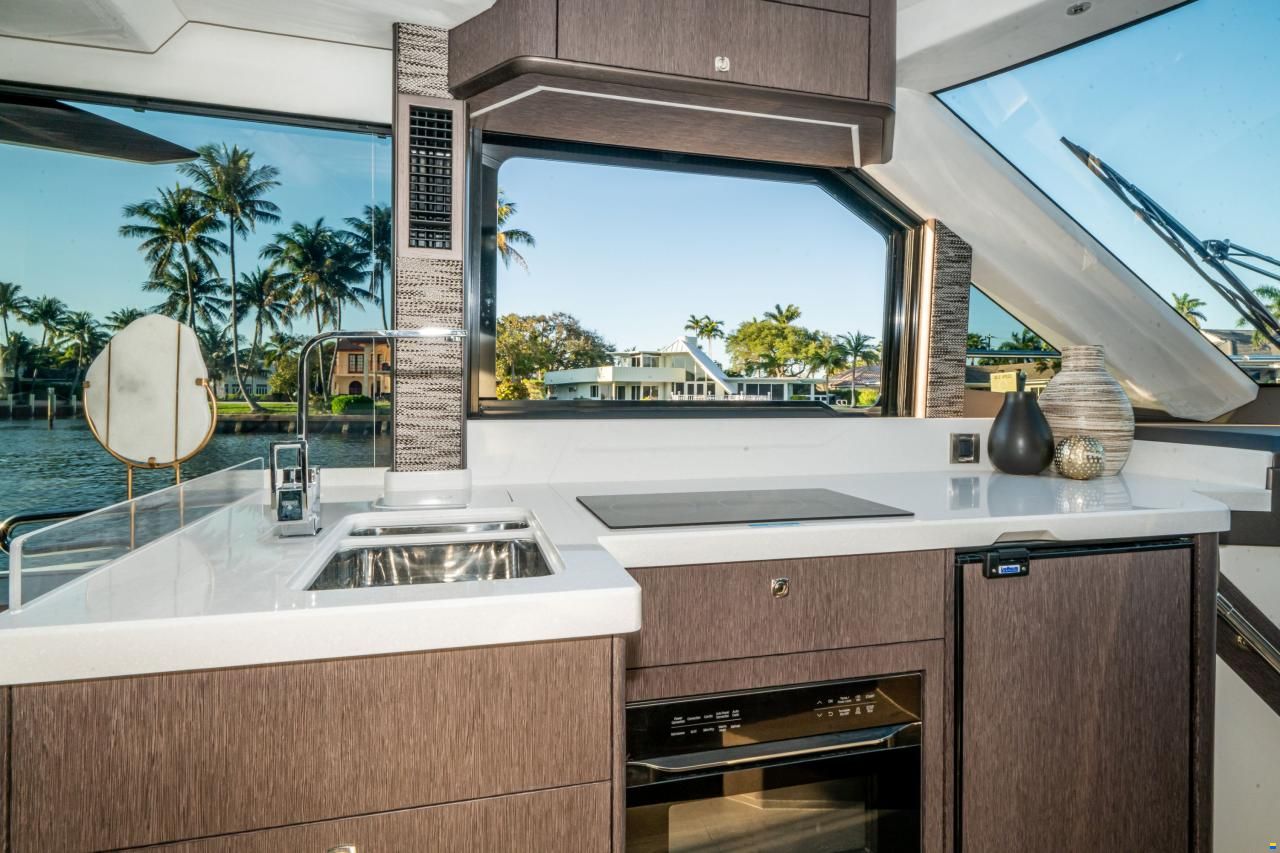 Galeon 400 Fly