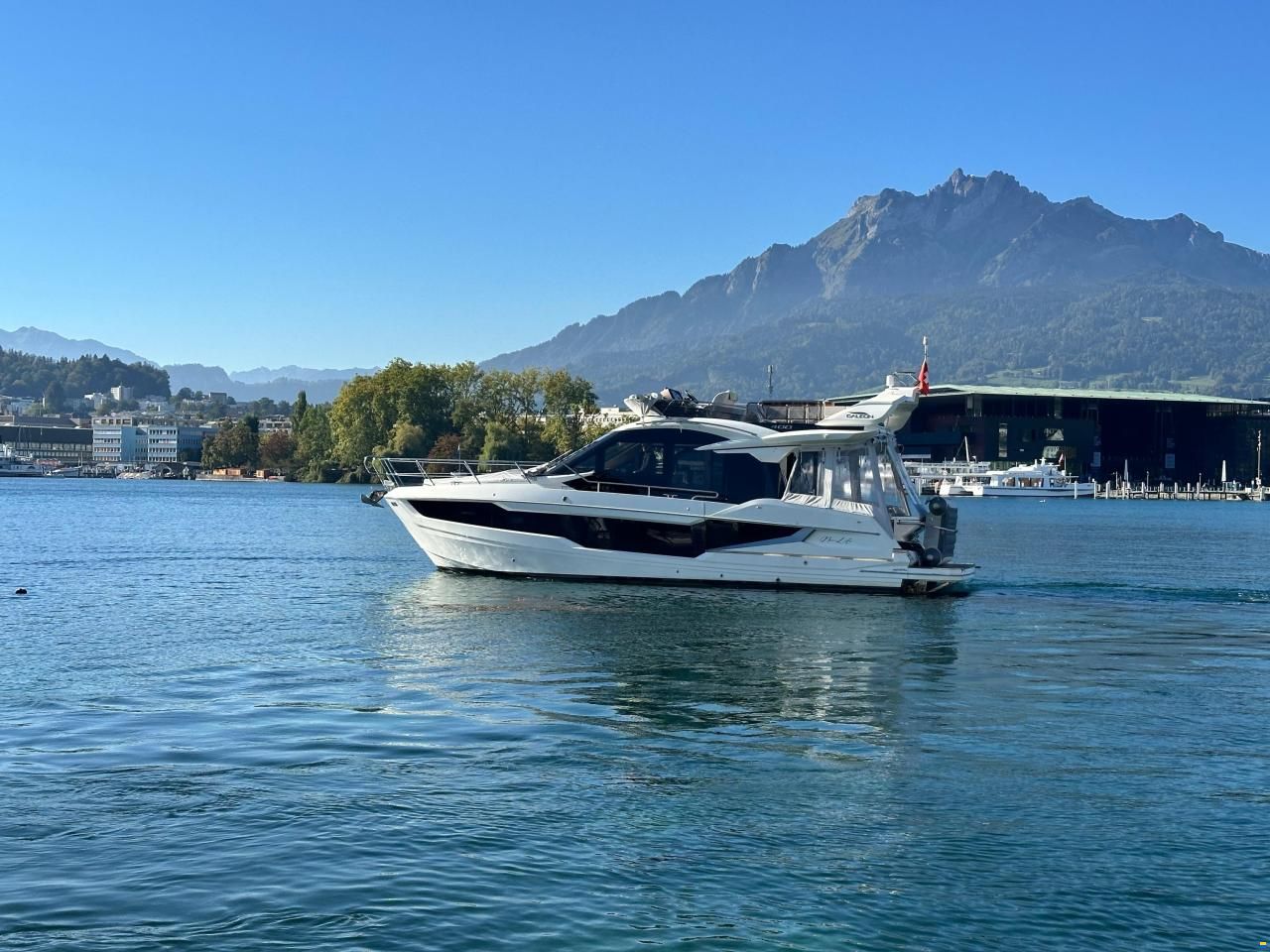 Galeon 400 Fly