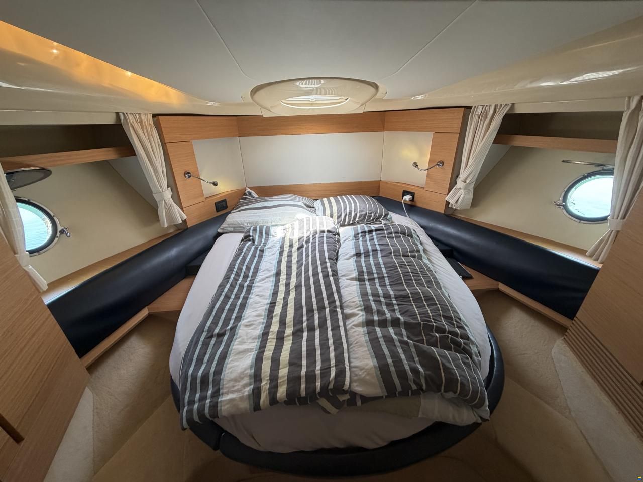 Azimut 43 Fly