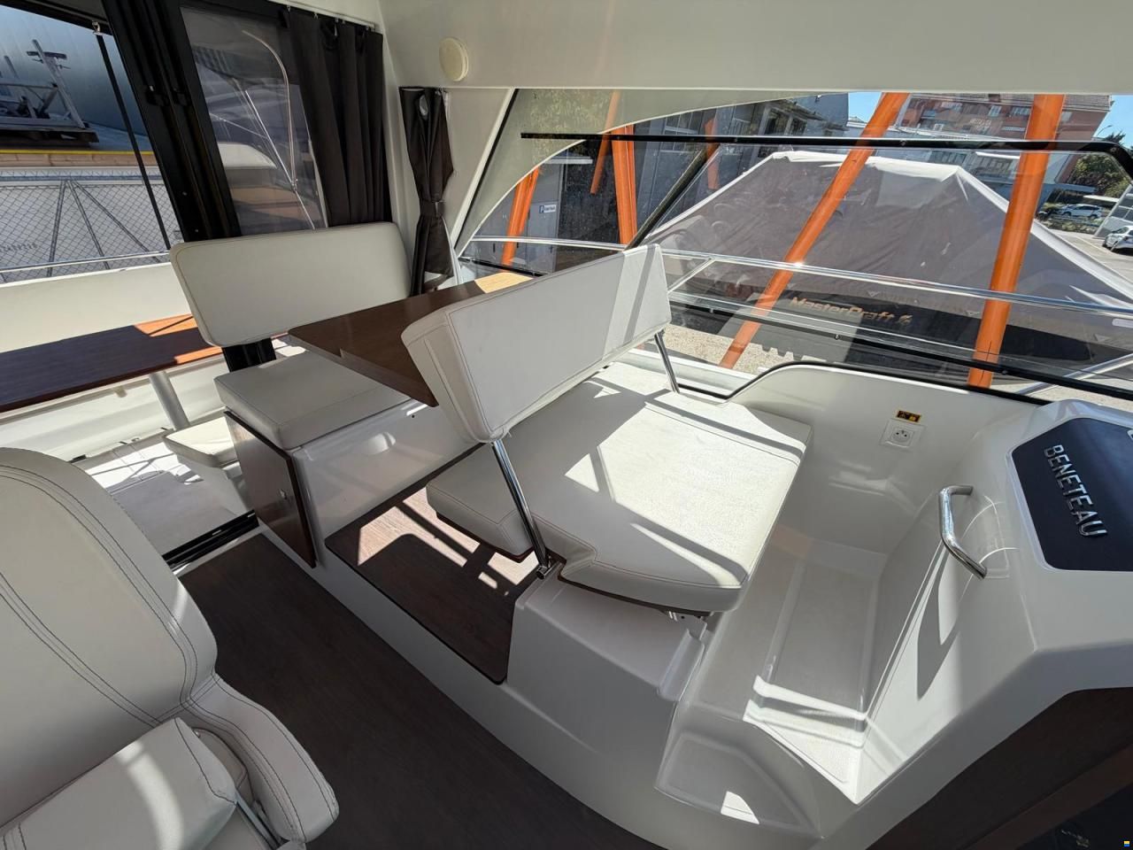 Beneteau Antares 9