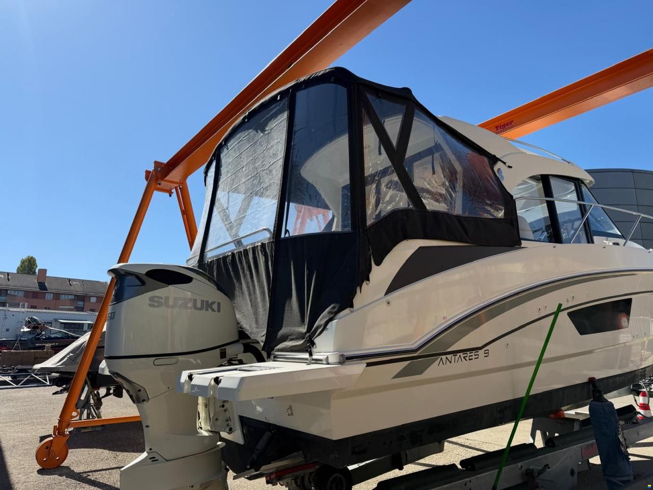 Beneteau Antares 9