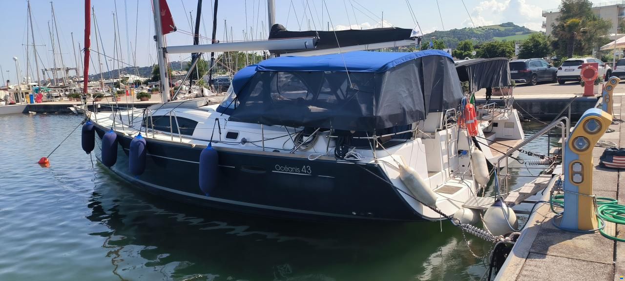 Beneteau OCEANIS 43