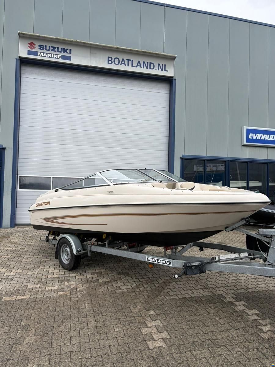 Glastron GX185 Bowrider