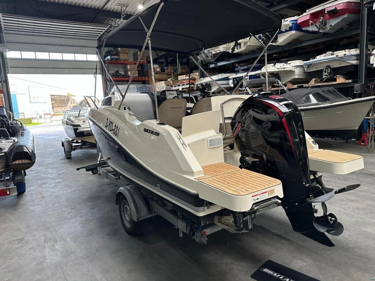 Quicksilver 555 Cabin