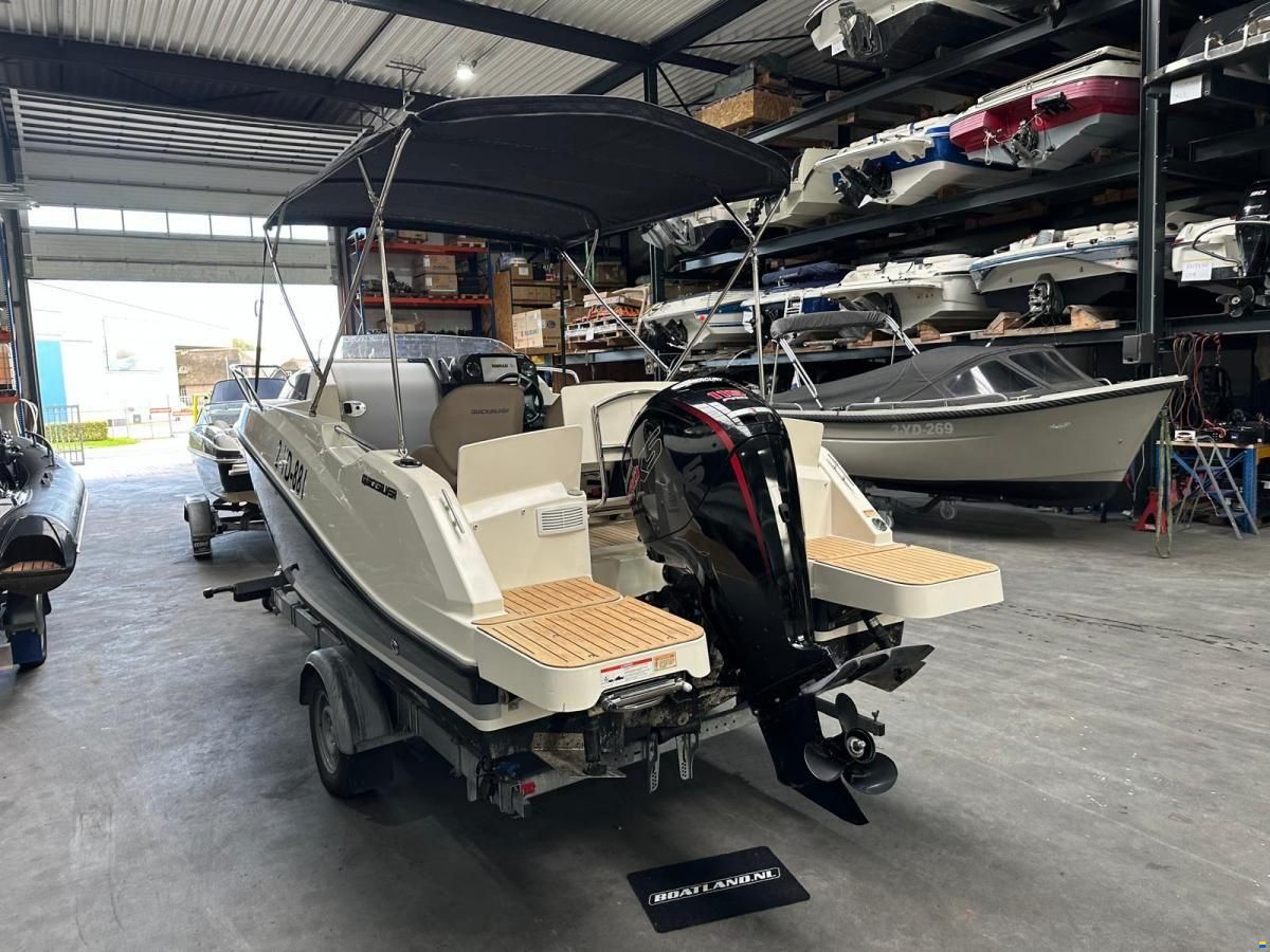 Quicksilver 555 Cabin