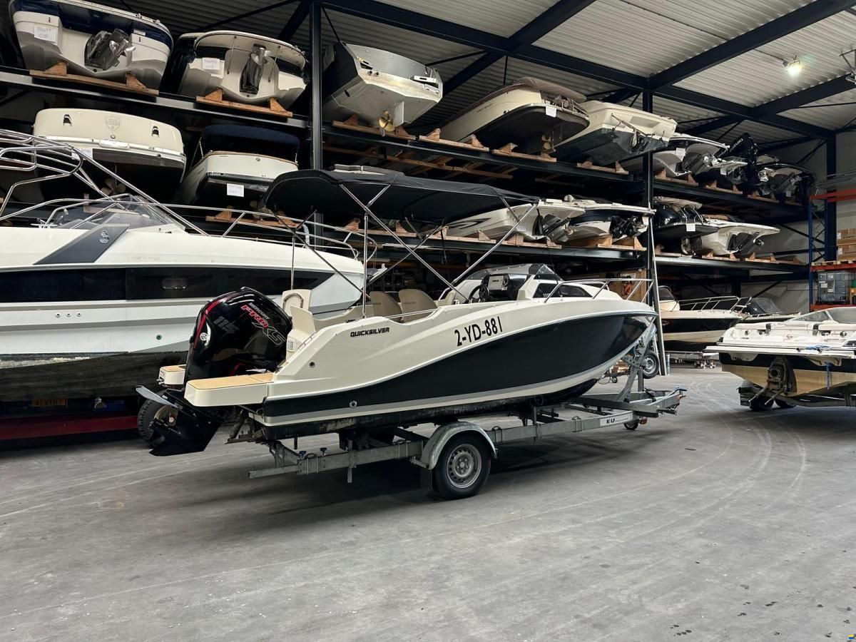 Quicksilver 555 Cabin