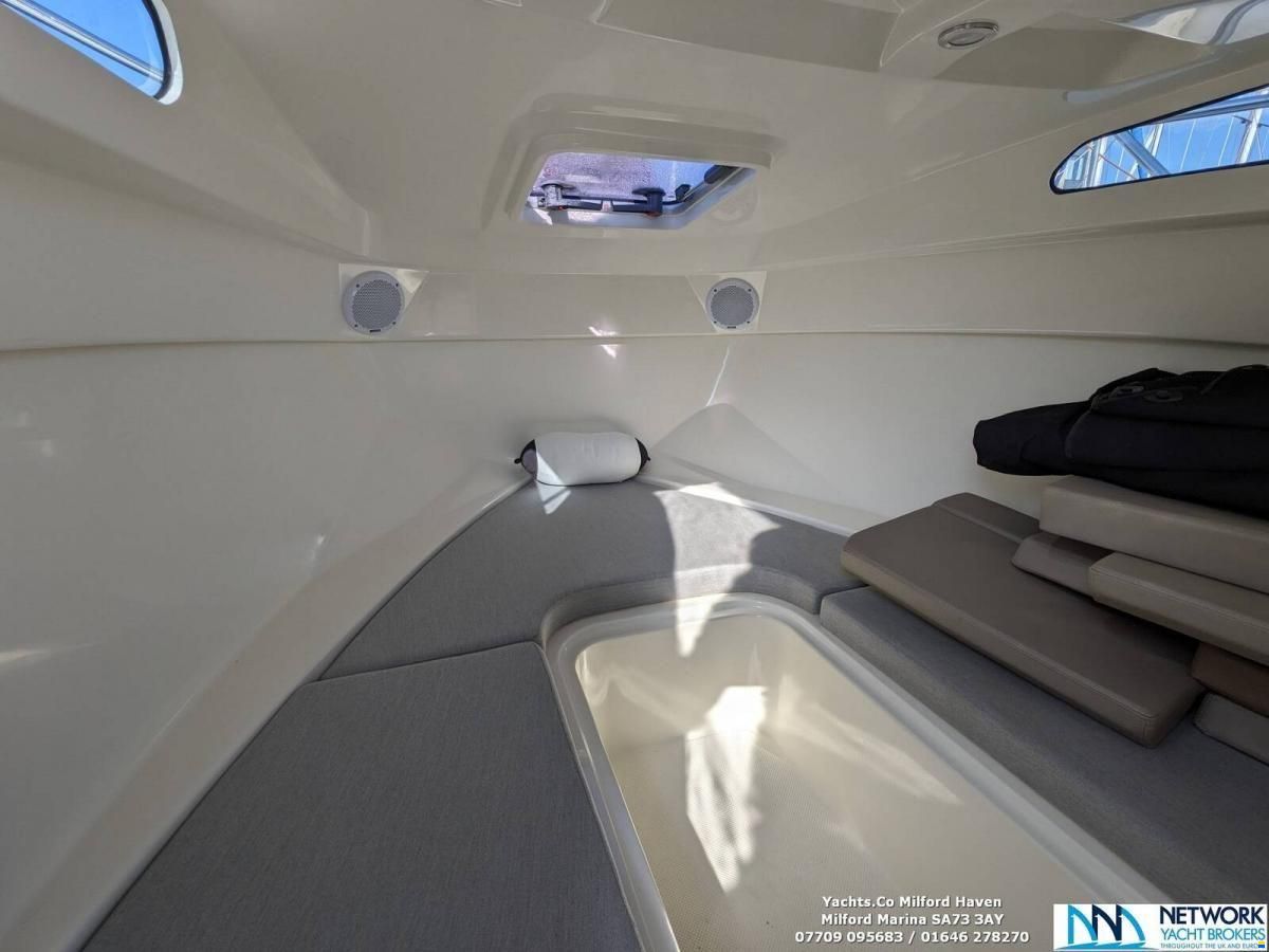 Quicksilver 555 Cabin