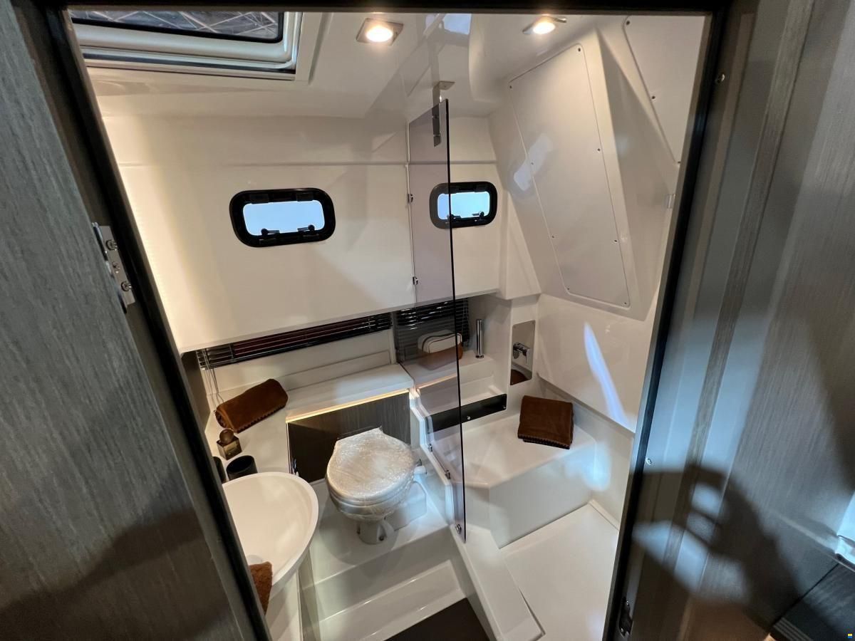 Wellcraft 355 Explorer