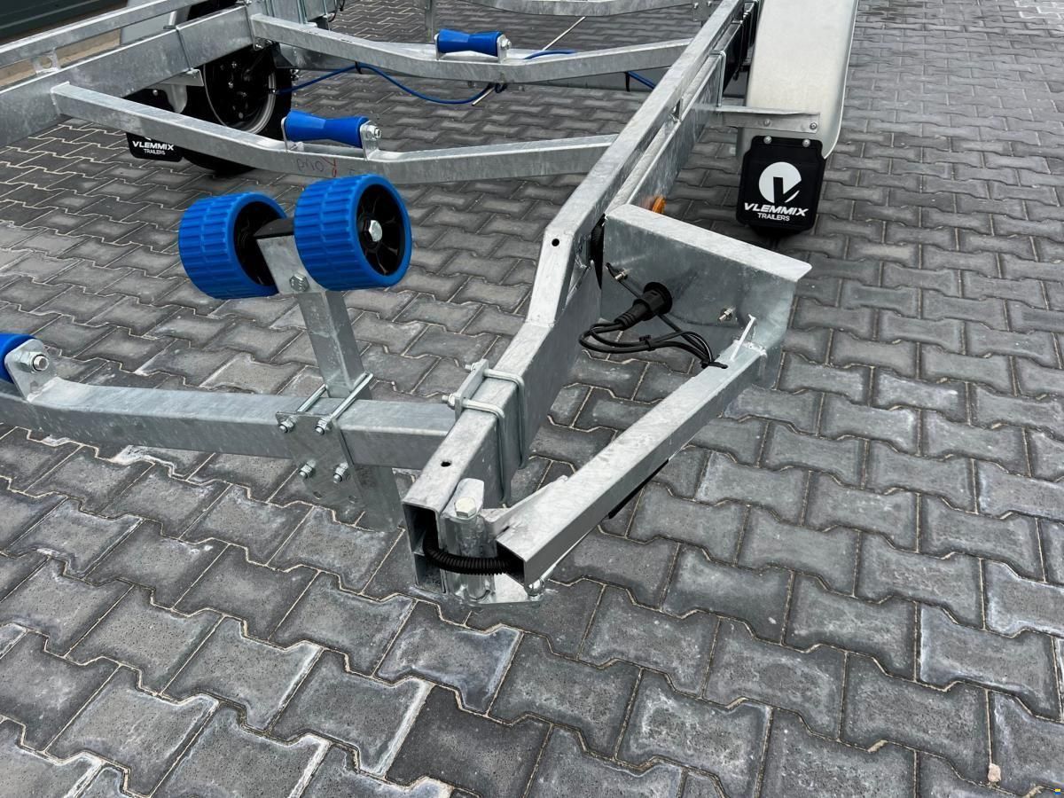 Vlemmix 1800 KG met Wegklapbare LED verlichting