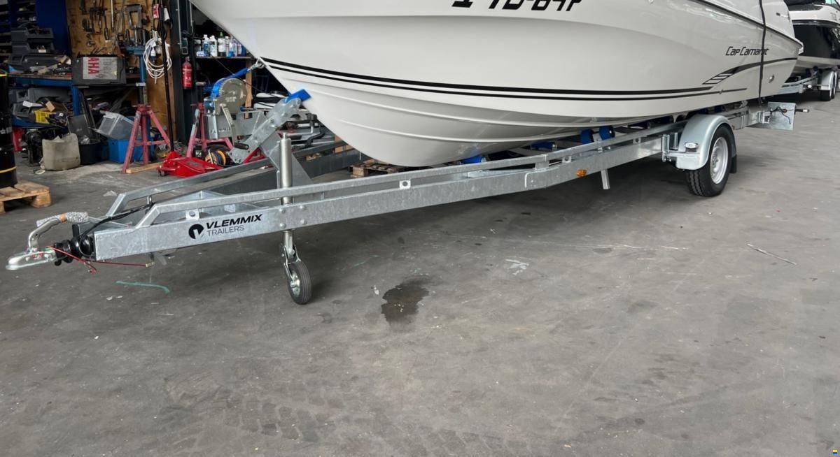 Vlemmix 1800 KG met Wegklapbare LED verlichting