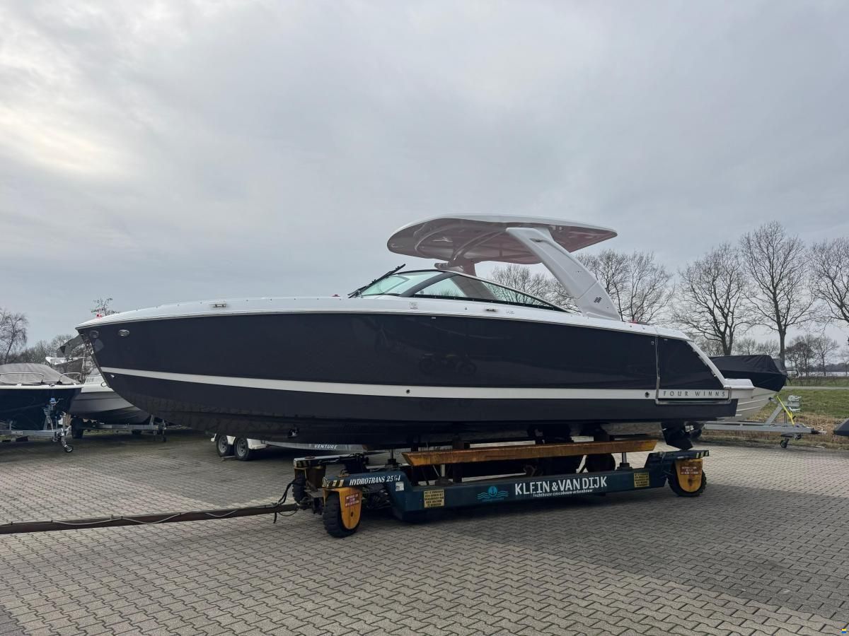 Four Winns H9 Bowrider