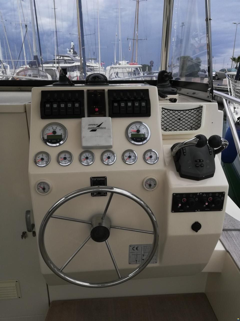 Javazzo 950 FISHER