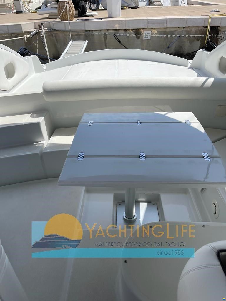 Pershing 37'