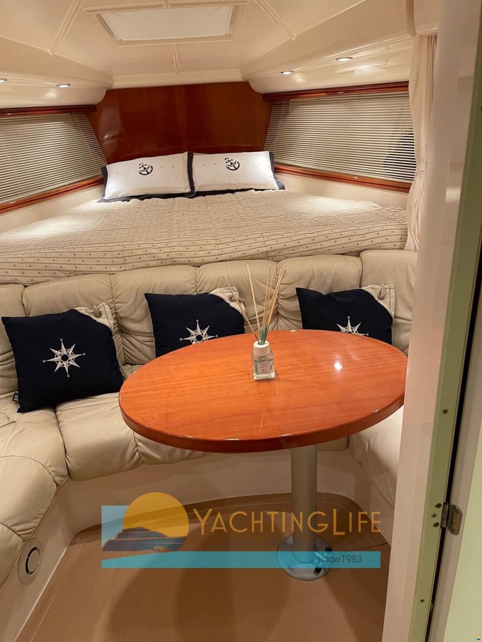 Pershing 37'