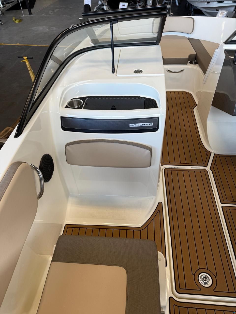 Bayliner VR6 E