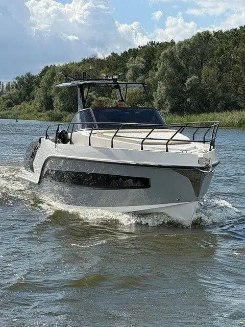 Grand Ocean 37