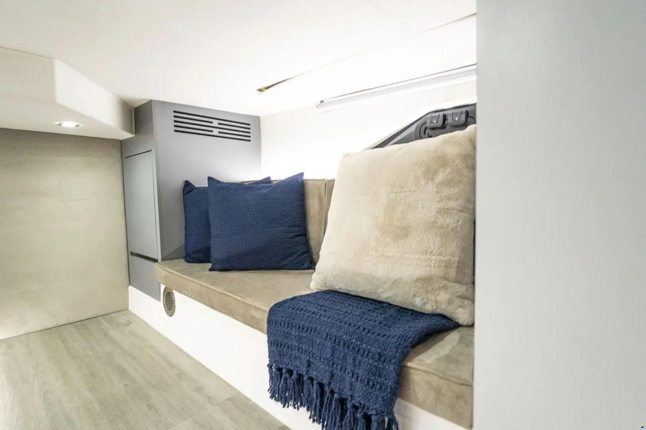 Grand Ocean 37