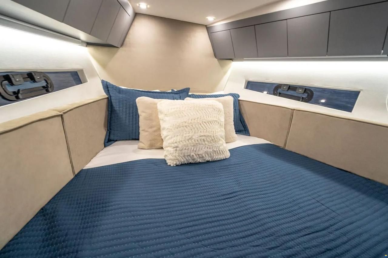 Grand Ocean 37