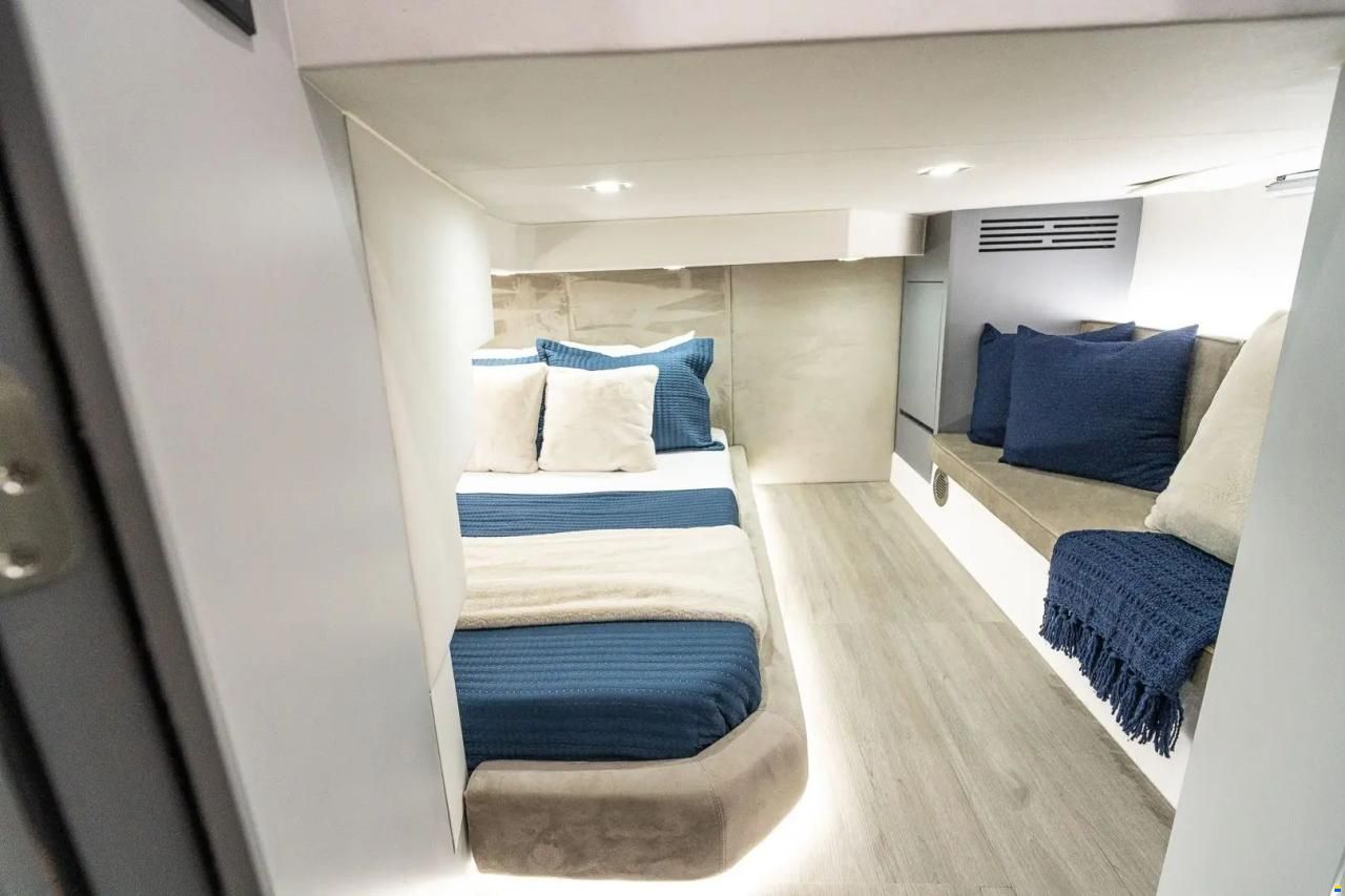 Grand Ocean 37