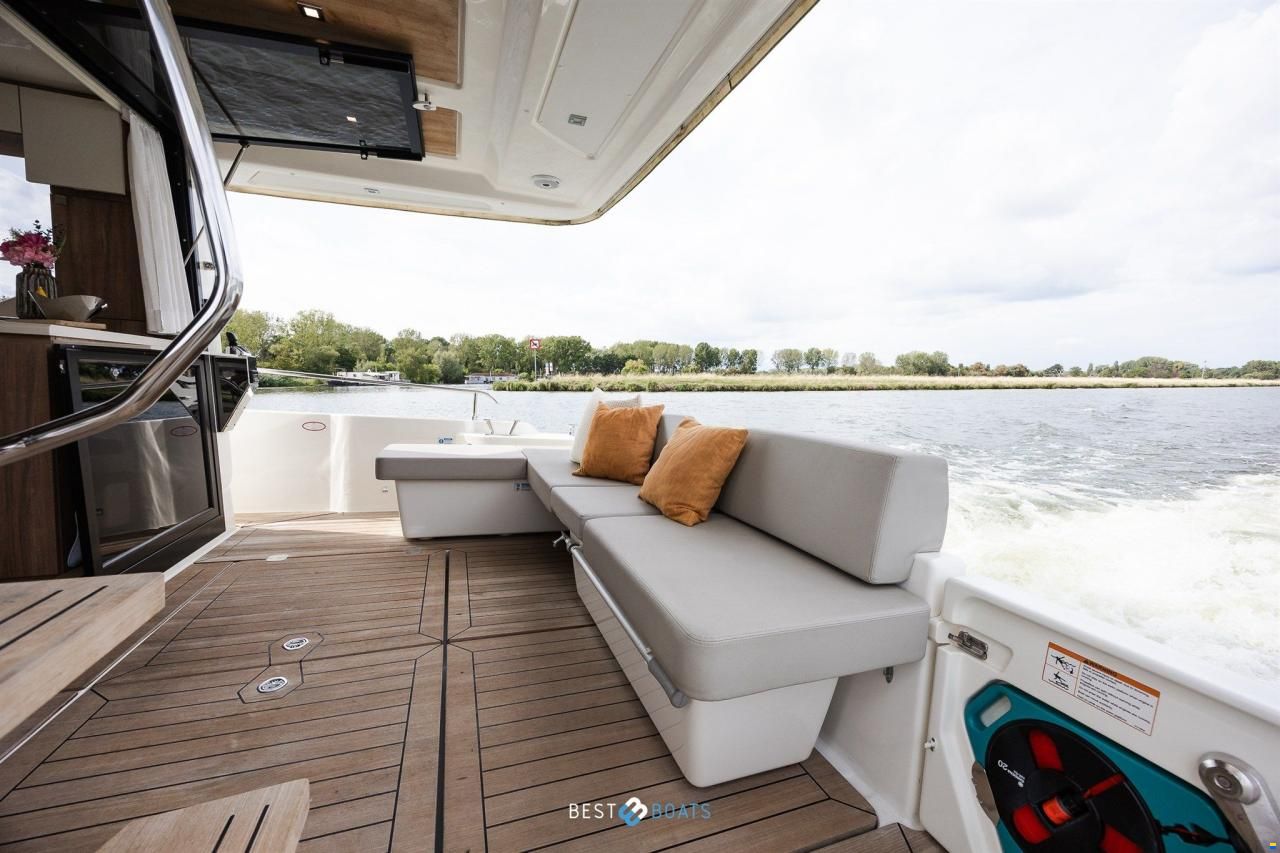 Cranchi Eco Trawler 43 Long Distance