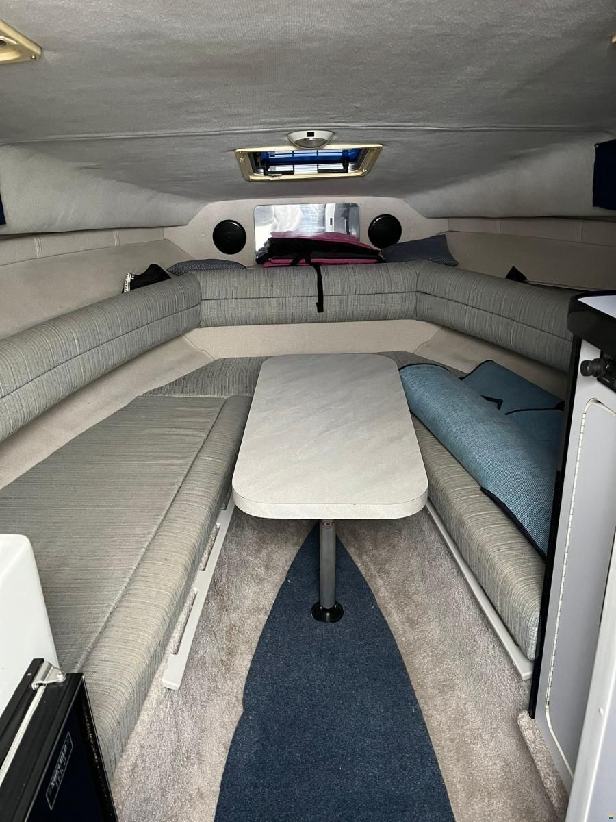 Rinker 260 FIESTA FEE
