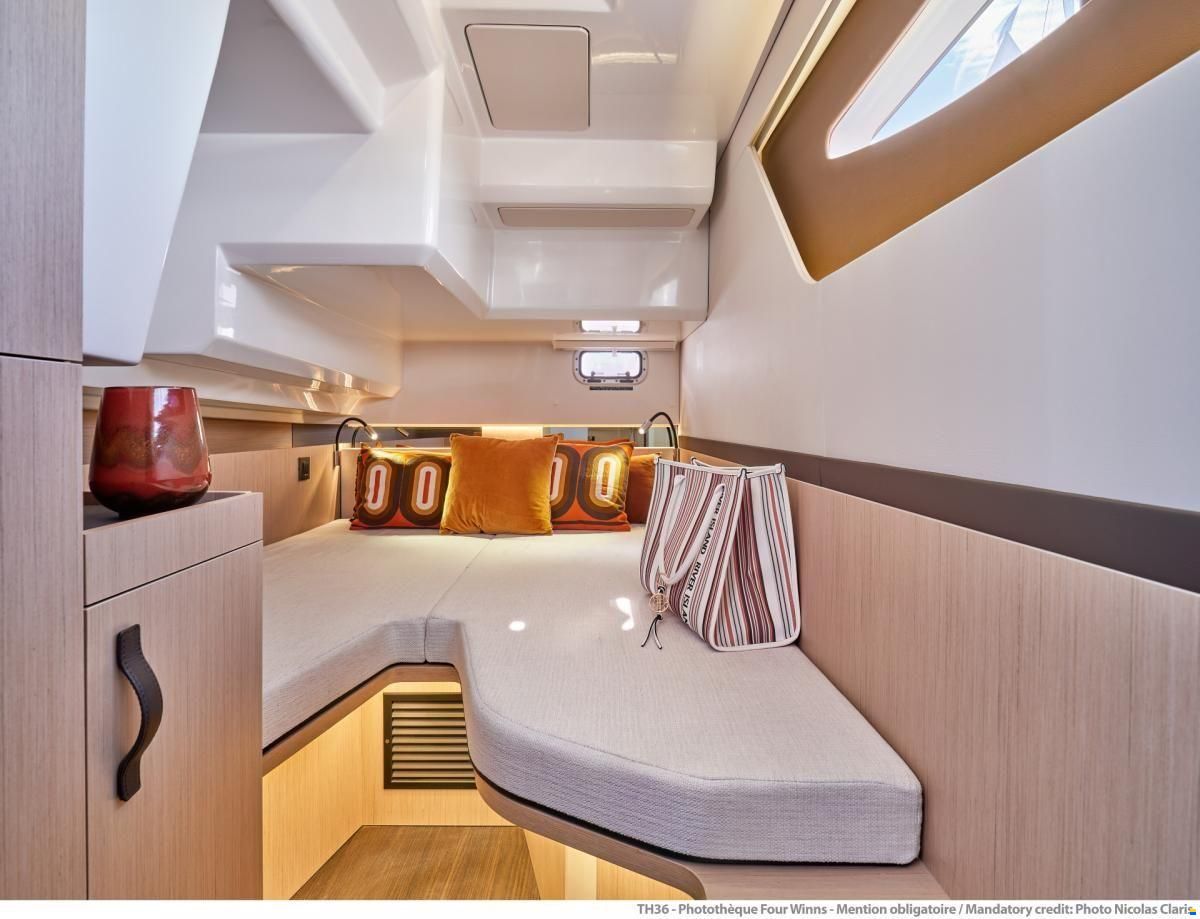 Jeanneau TH38 Twin-Hull