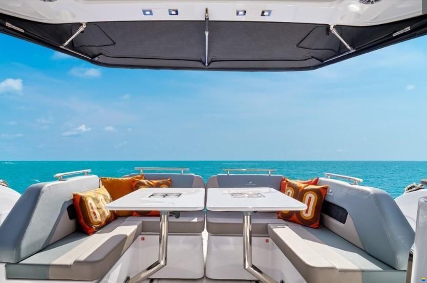 Jeanneau TH38 Twin-Hull
