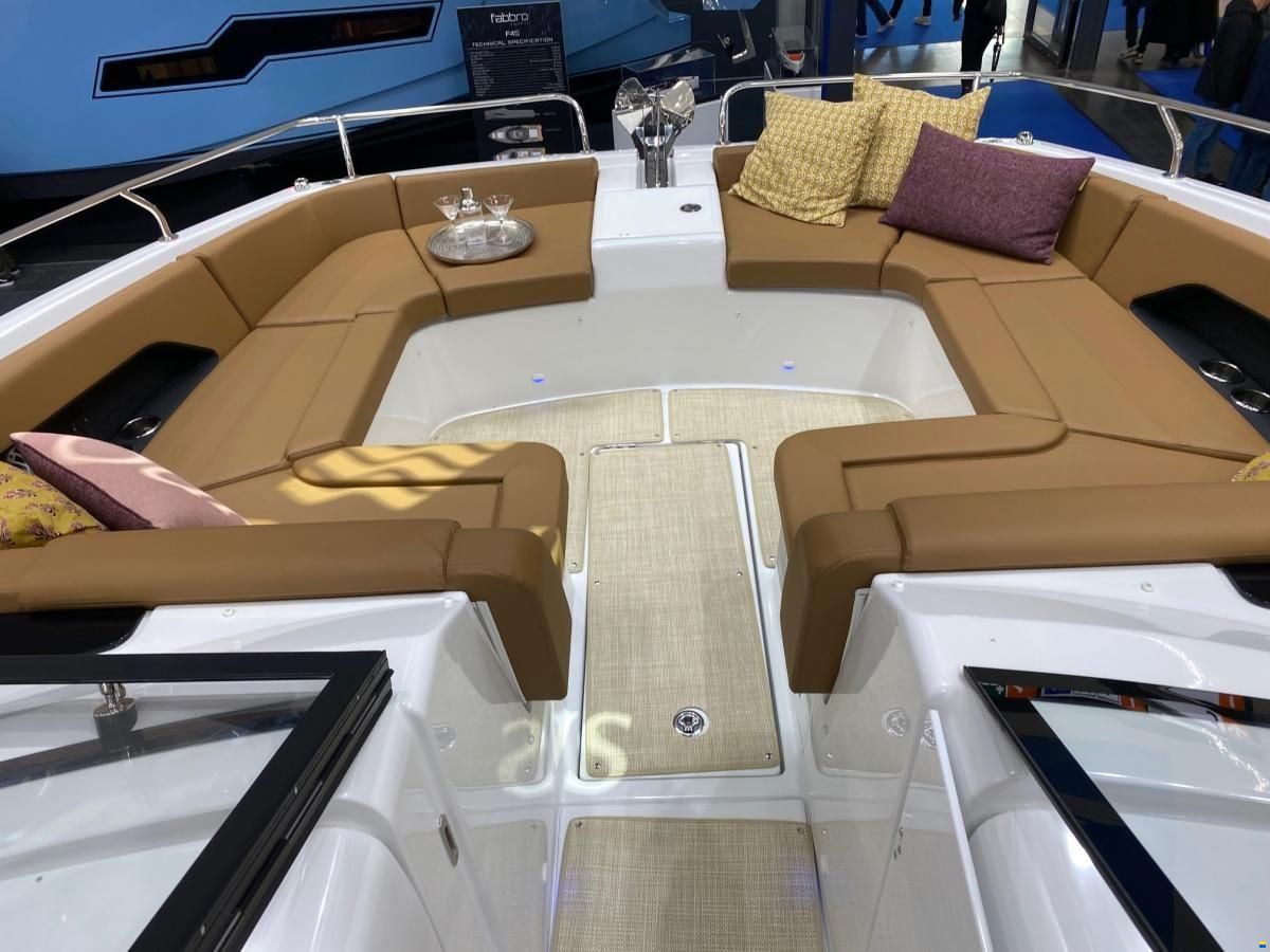 Jeanneau TH38 Twin-Hull