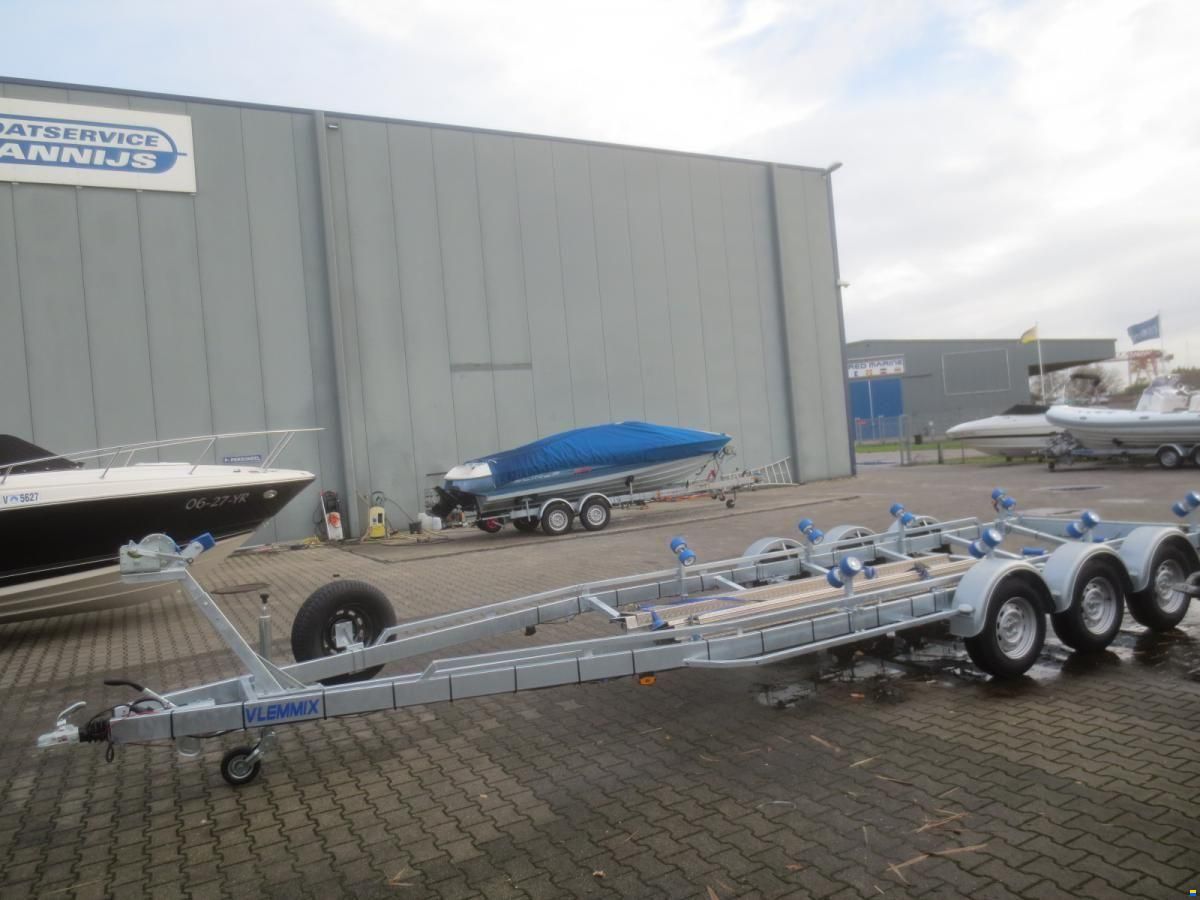 3500kg