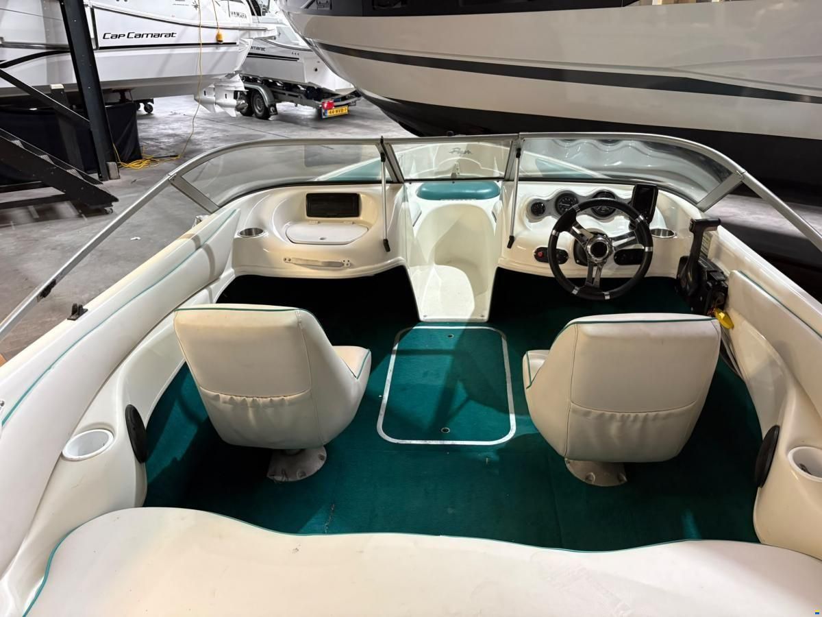 Larson Boats Flyer 166 BR