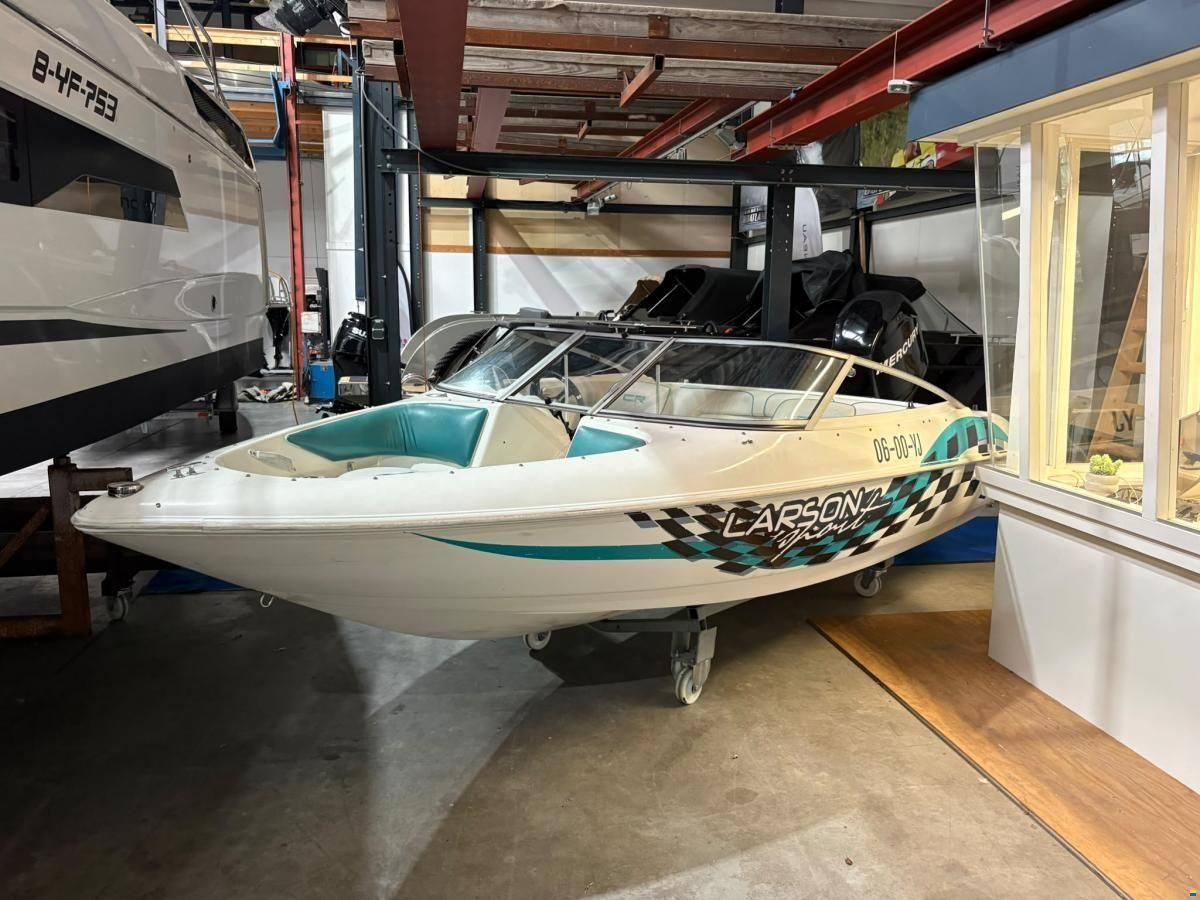 Larson Boats Flyer 166 BR