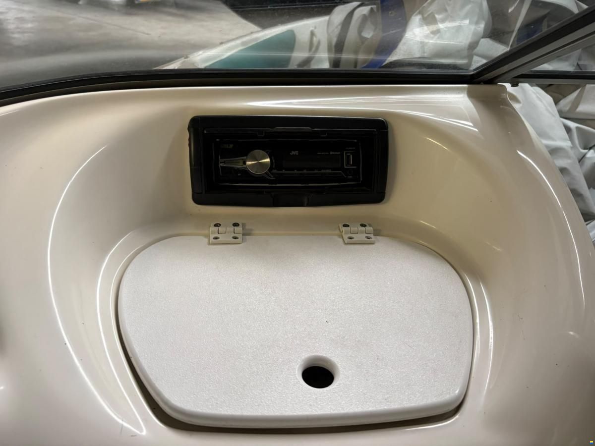 Larson Boats Flyer 166 BR