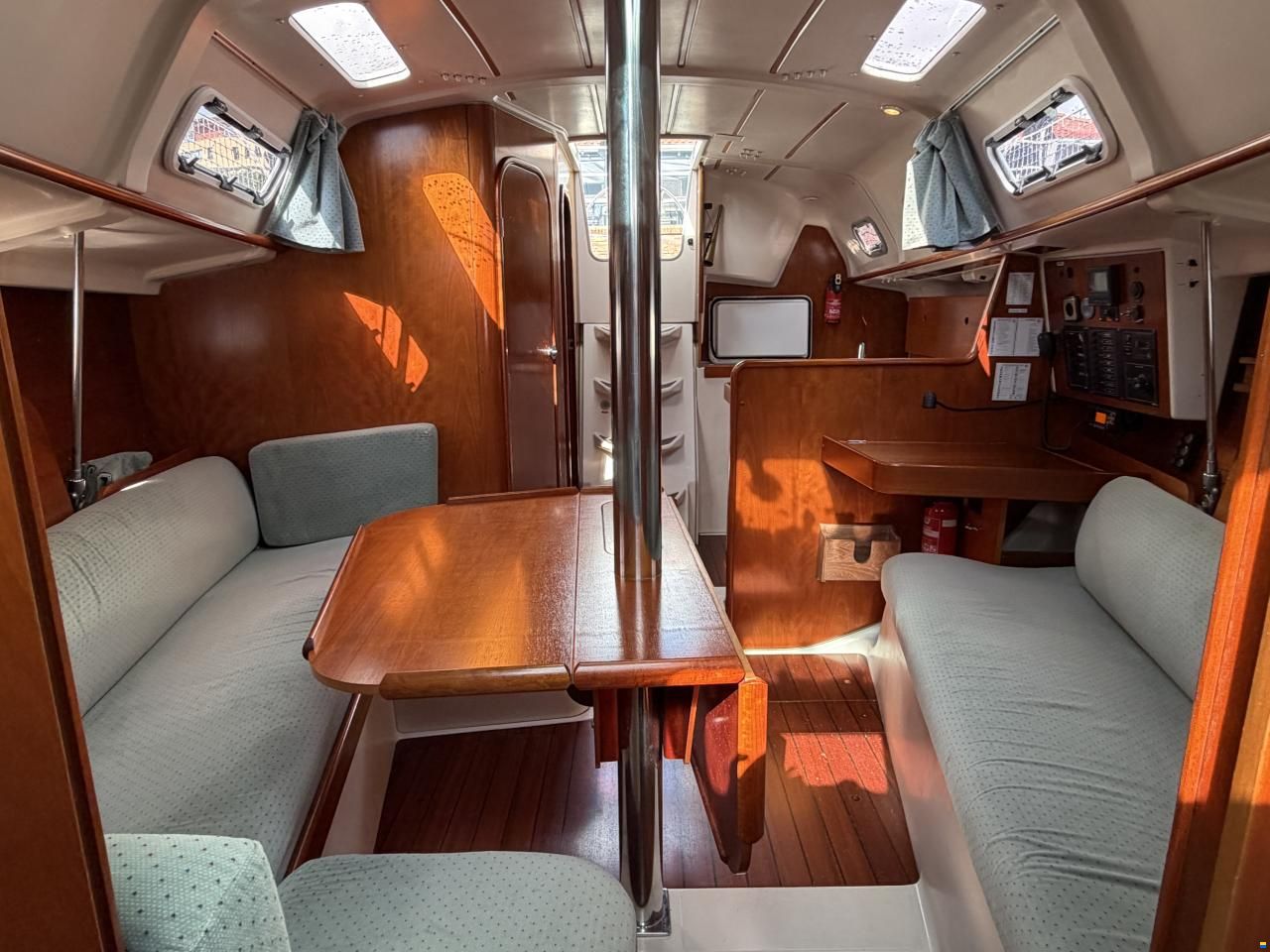 Beneteau Oceanis 321