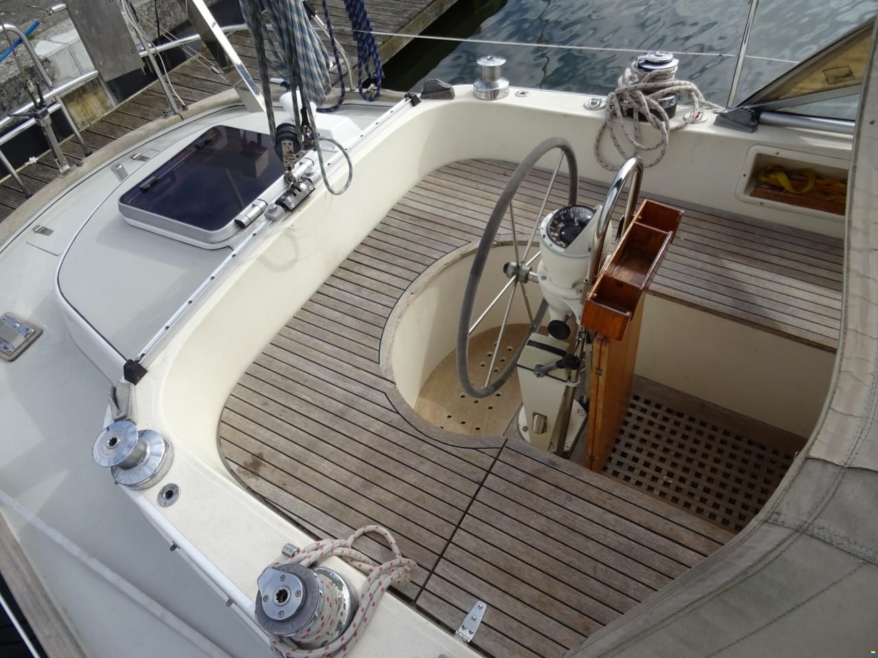 Hallberg-Rassy 352 MKII
