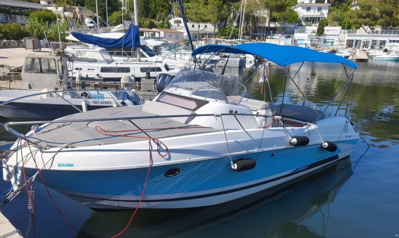 Beneteau B&Eacute;N&Eacute;TEAU FLYER 850 SUN DECK MIAMI