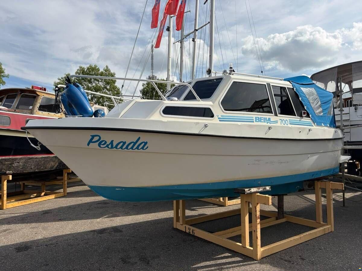 Bella 700