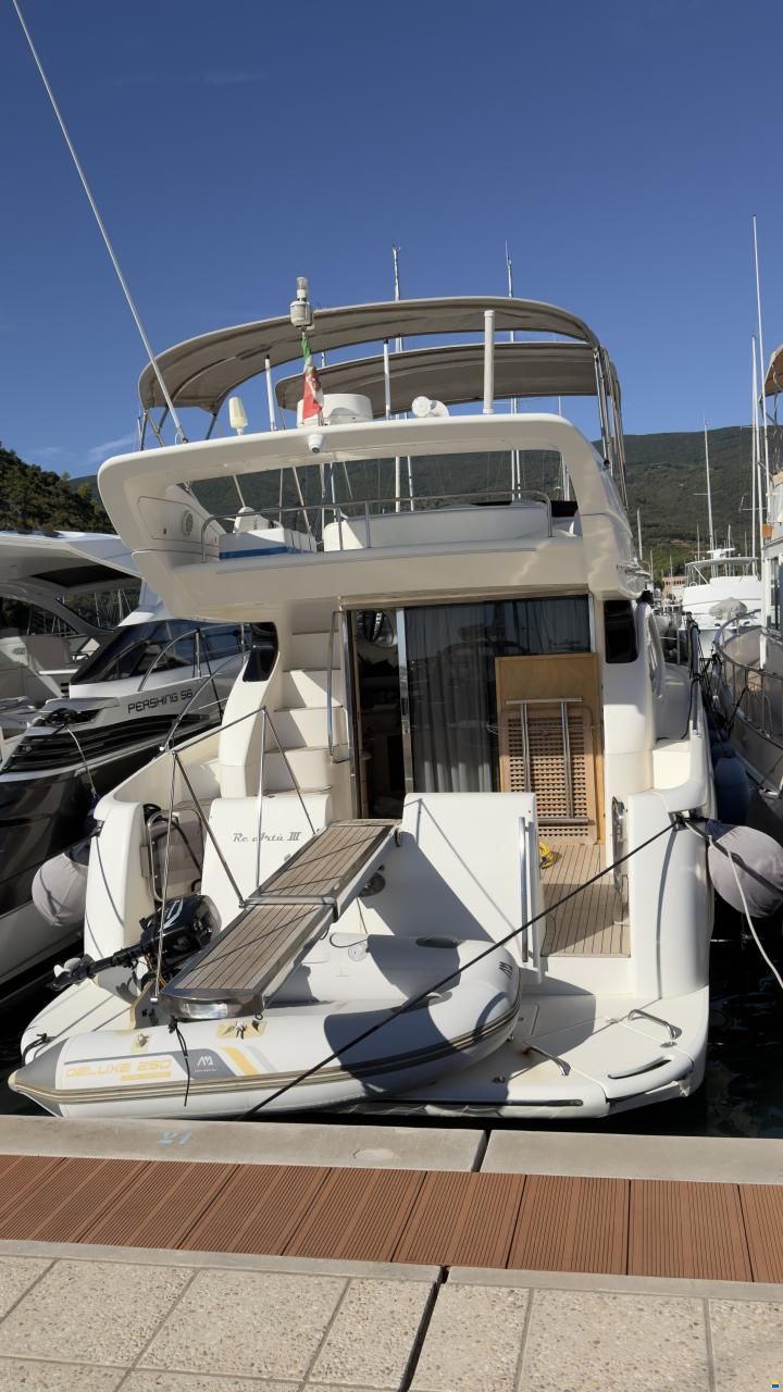 Azimut 46 Fly