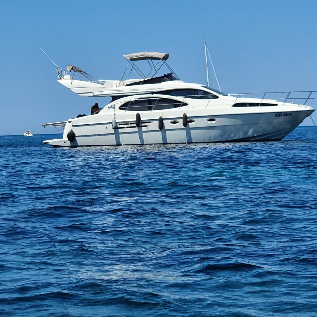 Azimut 46 Fly